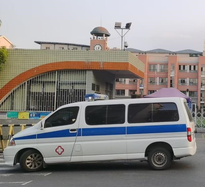 曹妃甸救护车出租护送骨折病人一公里多少钱